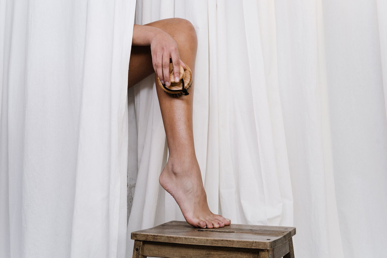 Massage à sec : le rituel qui réveille la peau
